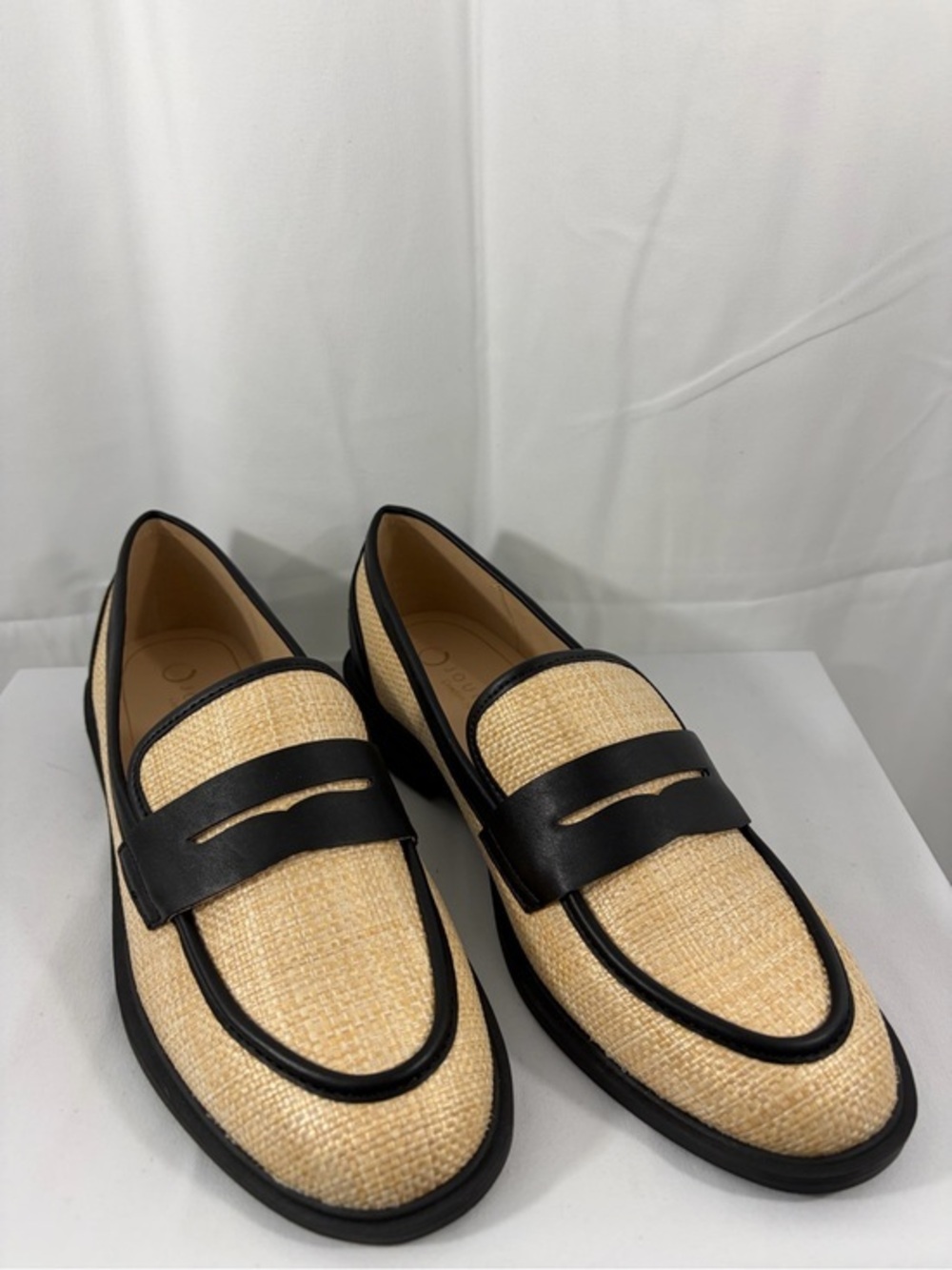 NWT Journee Women’s Size 10 Black & Natural Woven Penny Loafers